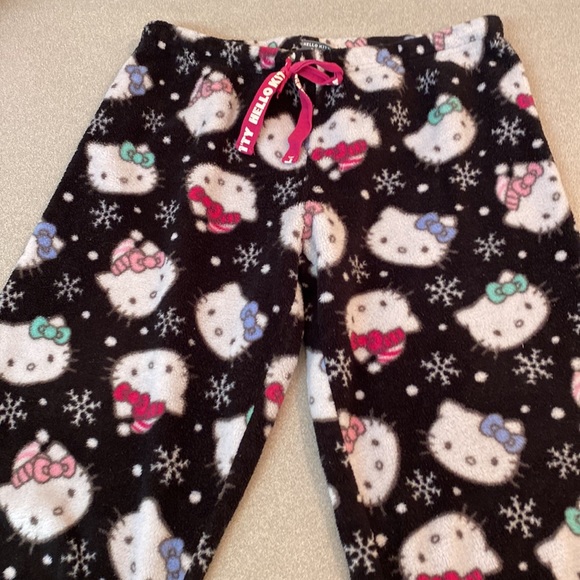 Hello Kitty - fluffy  holiday pajama pants. Size L (girls) - Picture 2 of 9
